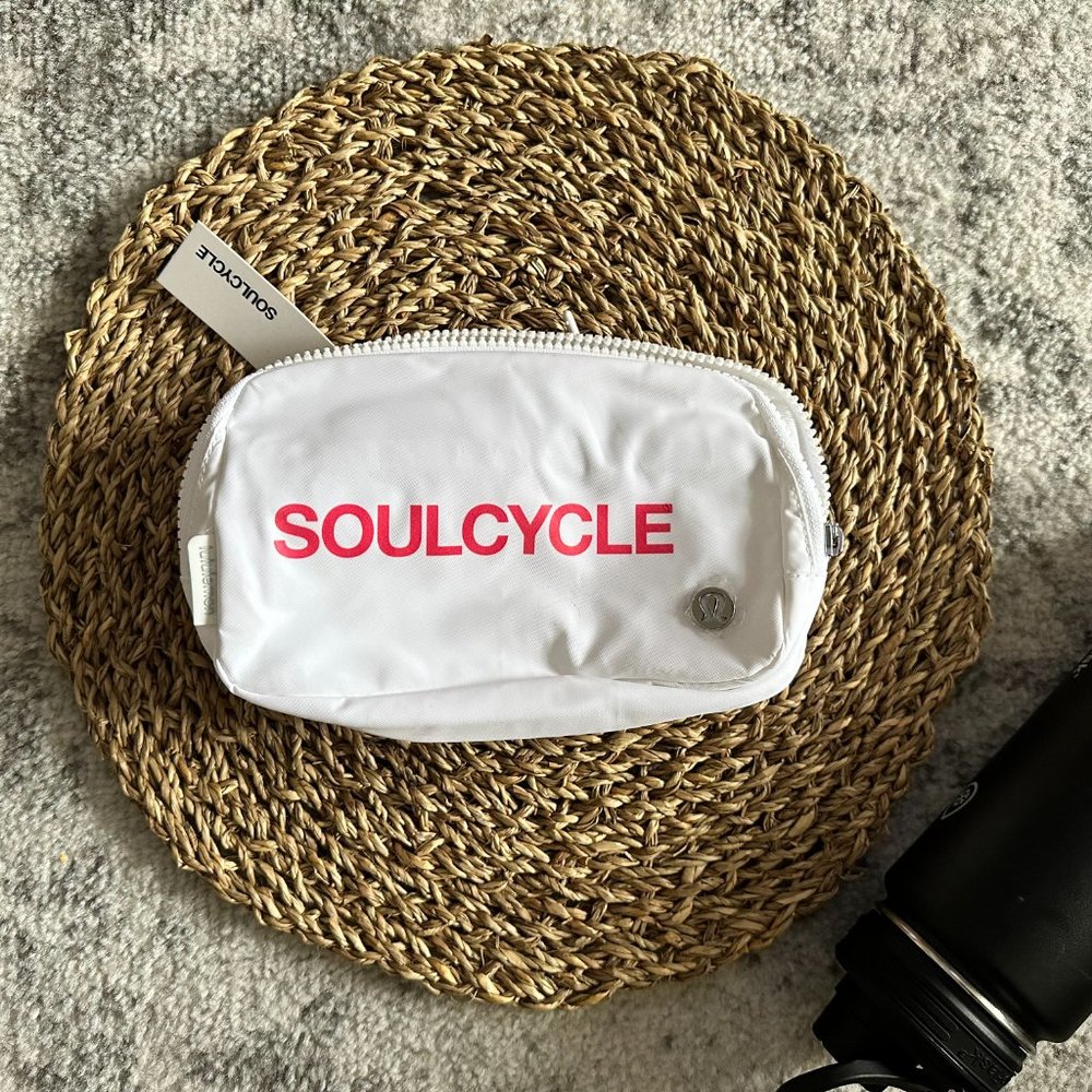 SOULCYCLE BY LULULEMON | EVERYWHERE BELT BAG